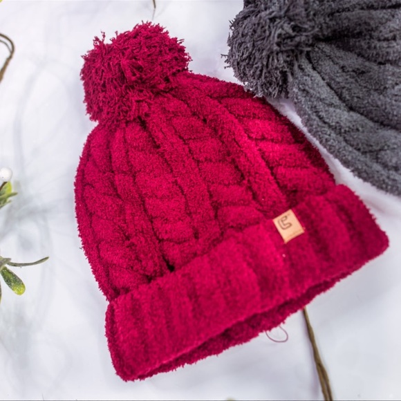 NEW Women’s Red Fuzzy Sock Hat - Picture 2 of 3